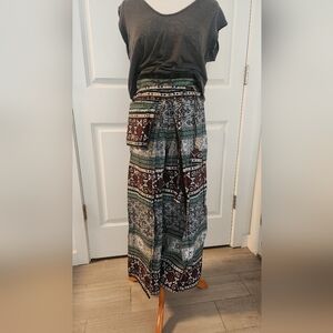 Multicolor Patterned Split Hem Pants S/M